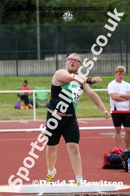 Under-17 mens shot putt. Photo: David T. Hewitson/Sports for All Pics